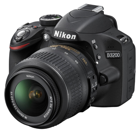Nikon D3200 Satışa Çıktı