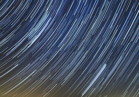 North Carolina’da Yıldız İzleri (Star Trails Time Lapse)