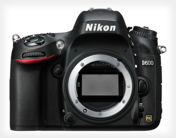 Nikon D600 ile Uyumlu Aksesuarlar