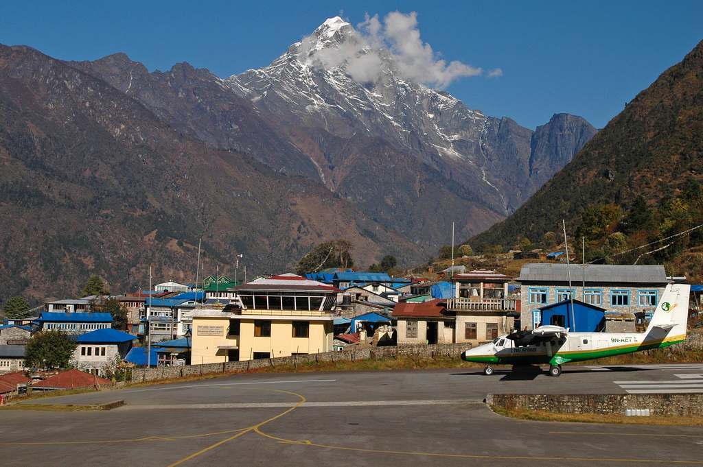 gezi-nepal-lukla-havaalani