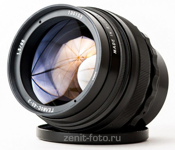 Zenit-Helios-40-2-85mm-f1.5-lens-with-Nikon-mount