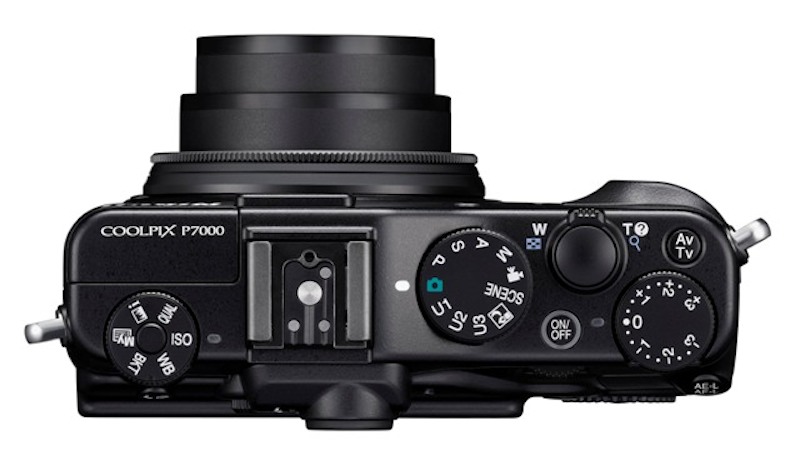 Nikon Coolpix P8000 Kompakt Fotoğraf Makinesi 1″ Sensör ile Gelebilir