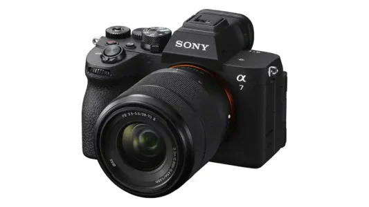 Sony A7 V Duyuruldu: AI Destekli AF ve 4K 120p