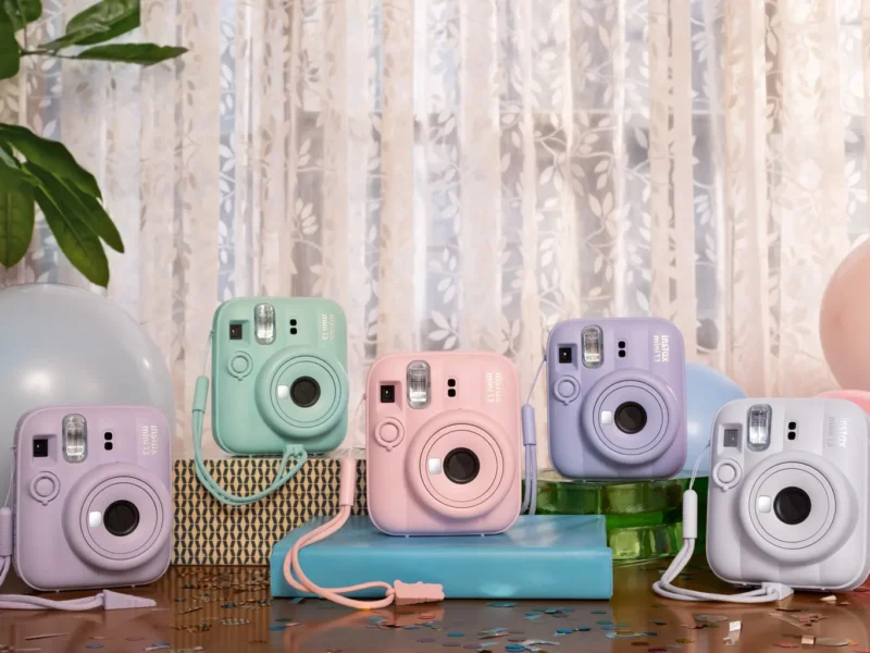 Fujifilm instax mini 13 Tanıtıldı: Şipşak Fotoğrafçılıkta AI ve Çift Zamanlayıcı Dönemi!