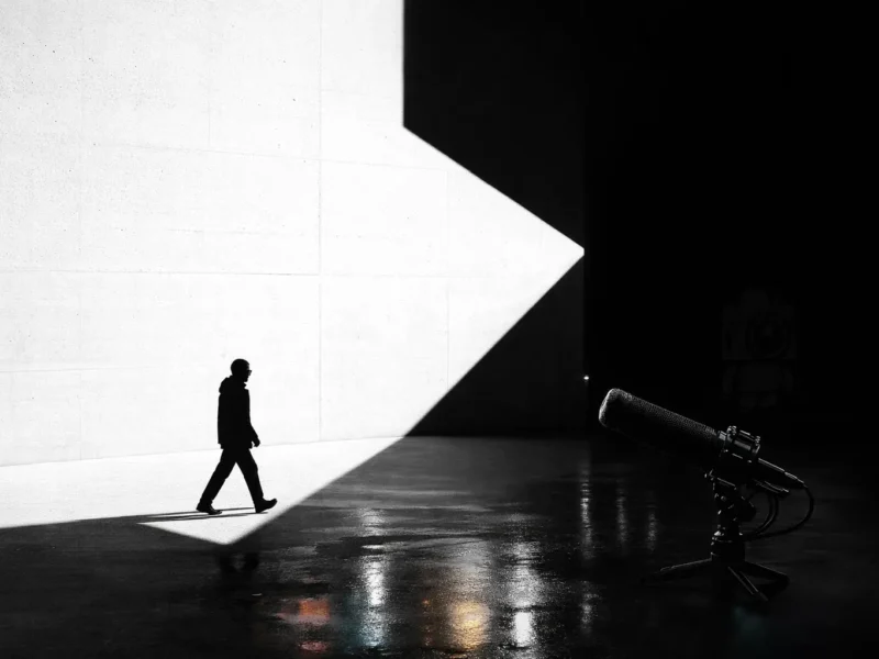 Minimalist Sokak Fotoğrafçılığı Teknikleri: Az ile Çok Şey Anlatmak